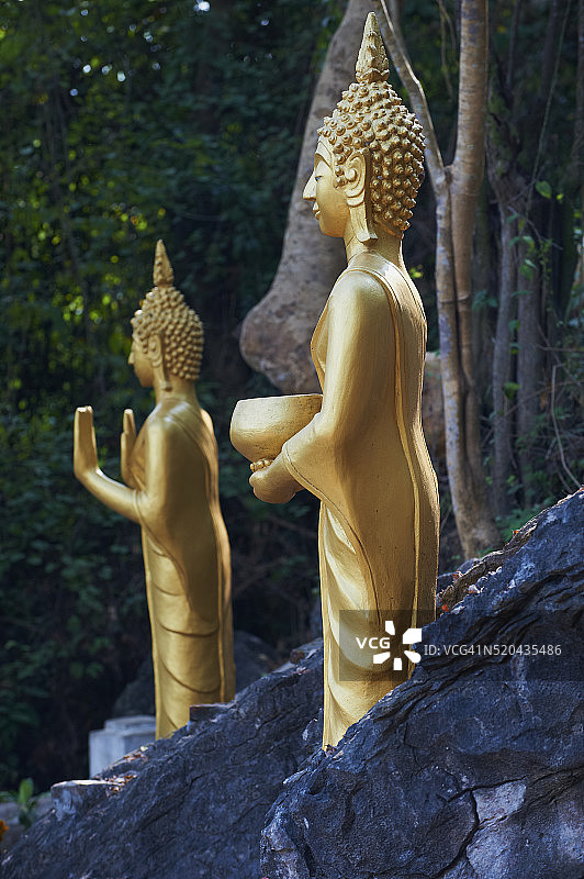 老挝琅勃拉邦，普西山，佛像图片素材