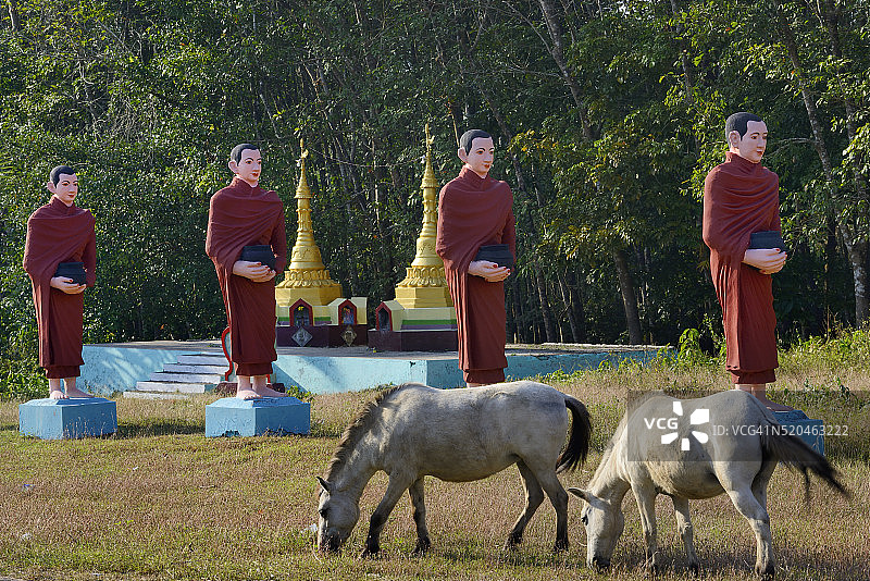 缅甸孟邦毛淡棉地区的永盛塔瓦亚寺庙图片素材