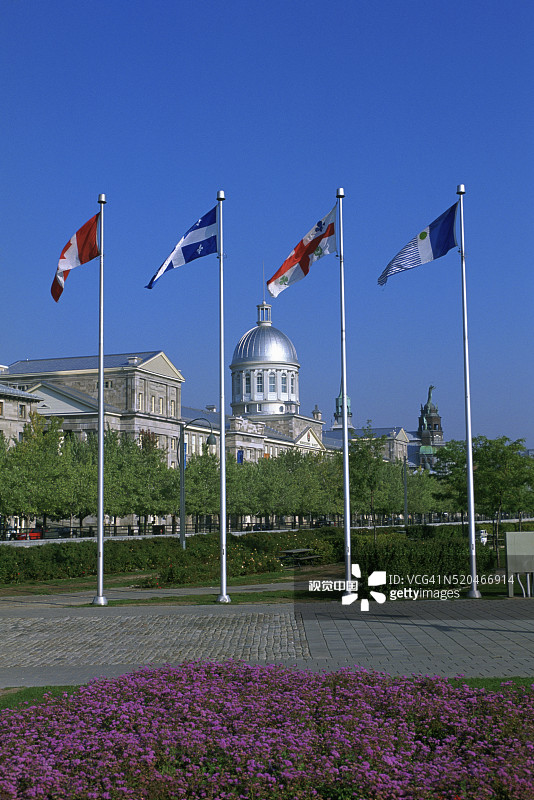 邦斯库尔市场和旗帜图片素材