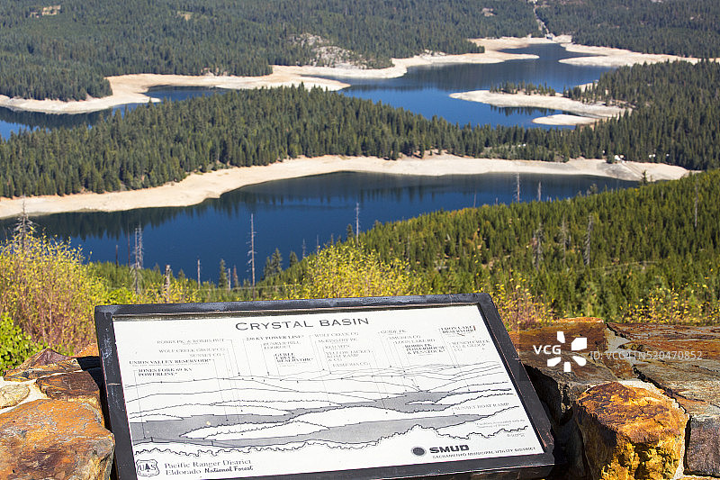 美国加州埃尔多拉多国家森林的旱情冰屋湖图片素材