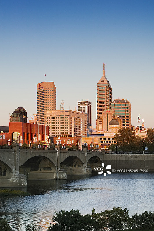 从白河州立公园看到的印第安纳波利斯天际线图片素材