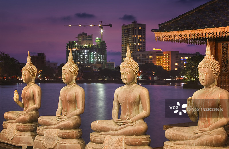 佛像与贝拉湖图片素材