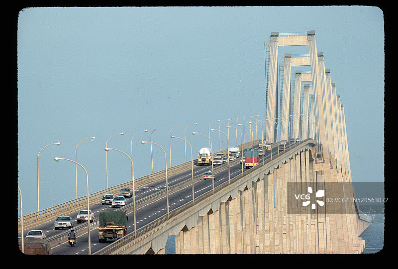 马拉开波湖上的桥梁图片素材