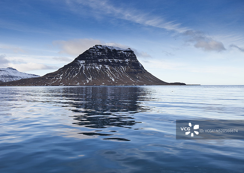 冰岛斯奈山半岛教会山与峡湾图片素材