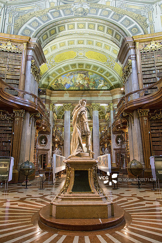 奥地利维也纳国家大厅历史图书馆内景图片素材