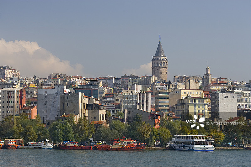 博斯普鲁斯海峡上的伊斯坦布尔图片素材