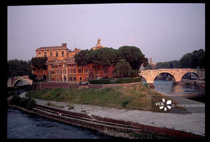 罗马台伯岛和切斯蒂奥桥图片素材