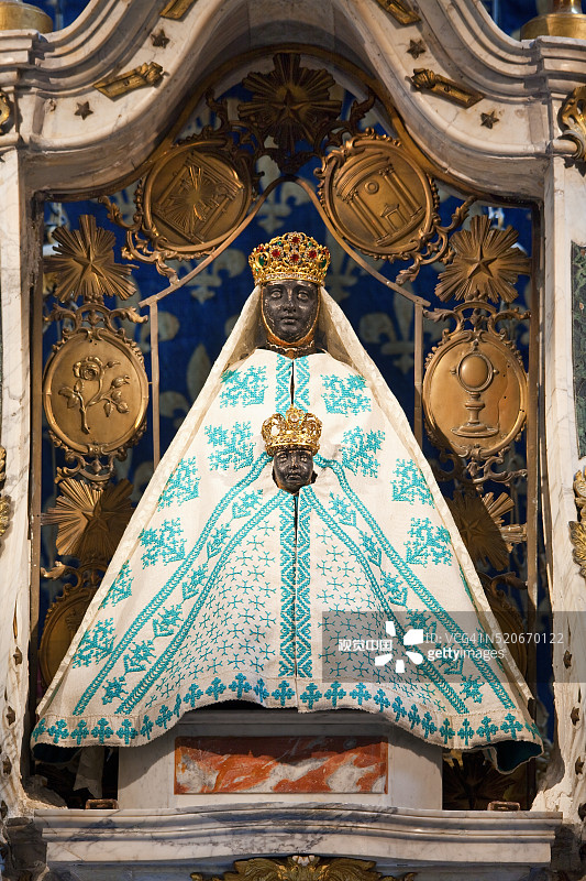 勒皮黑色圣母像图片素材