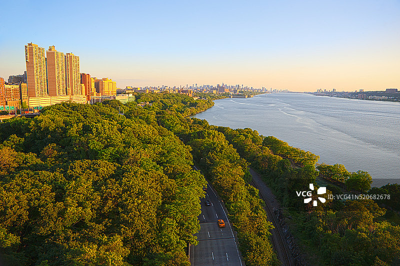 驶向南方的纽约出租车图片素材