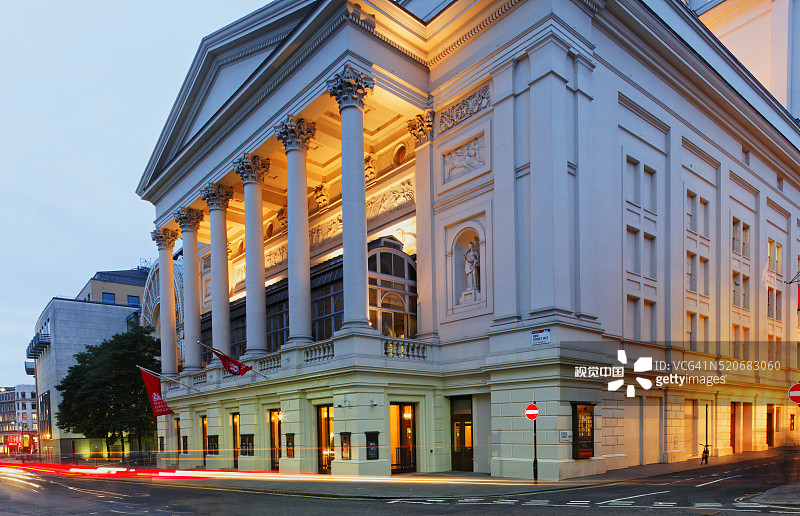 英国伦敦皇家歌剧院弓街立面图片素材