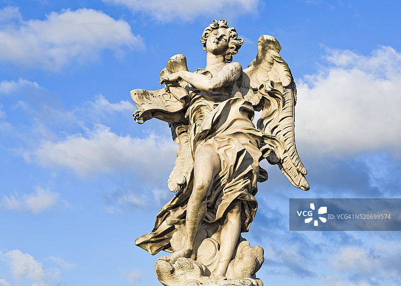 意大利罗马圣天使桥上的天使雕像图片素材