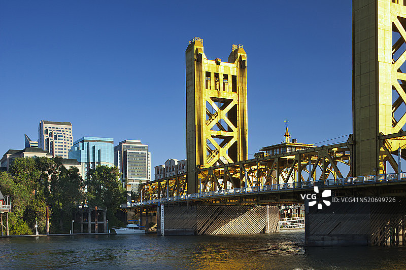 萨克拉门托的塔桥图片素材