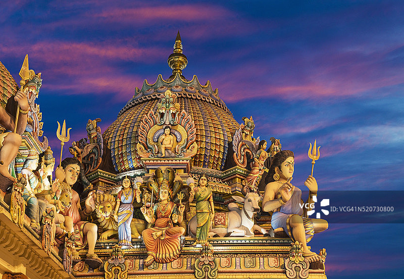 新加坡唐人街斯里玛里安曼兴都庙的印度神灵图片素材