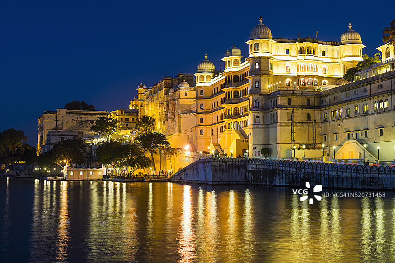 印度拉贾斯坦邦乌代布尔城市宫殿图片素材