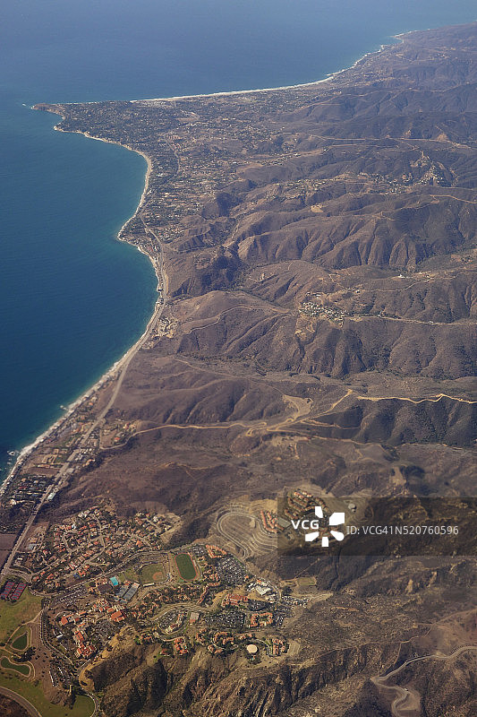 美国南加州马里布海岸线航拍图片素材
