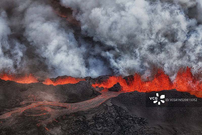 冰岛巴达本加火山附近Holuhraun裂缝的火山喷发图片素材