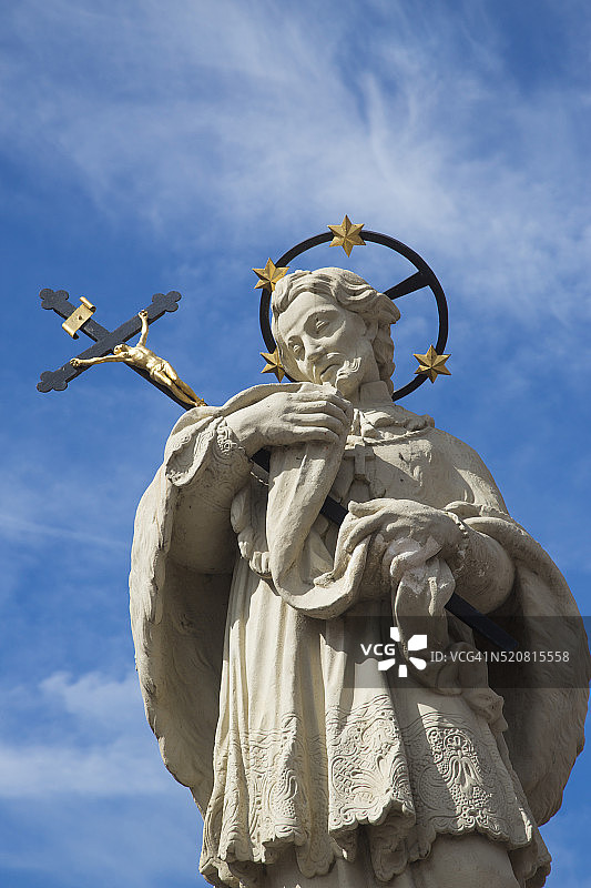 Wollestraat桥上的圣约翰·内波穆克雕像图片素材