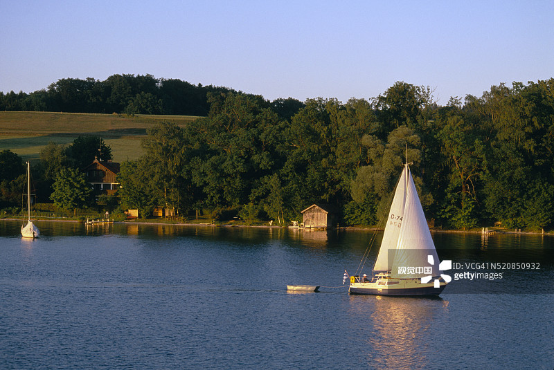 在施塔恩贝格湖上航行图片素材