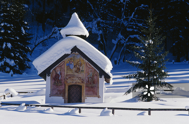 雪顶小教堂图片素材