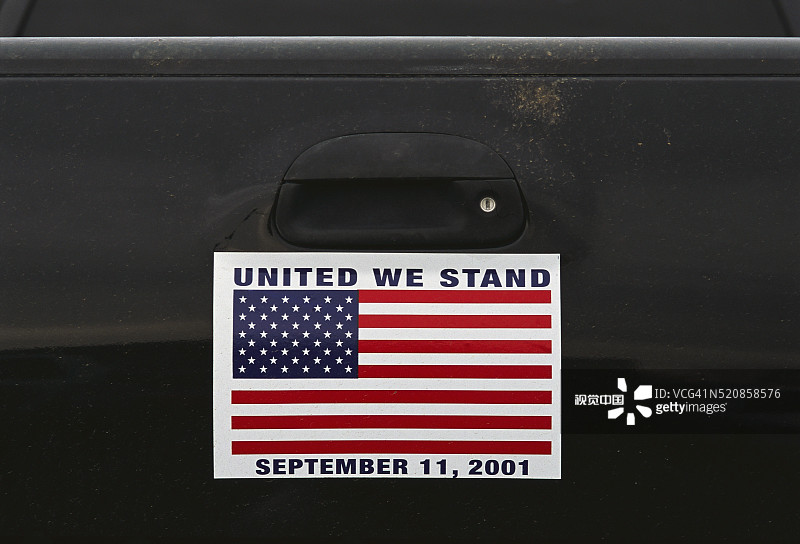后挡板上的美国国旗保险杠贴纸图片素材