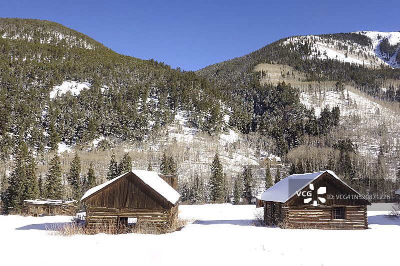 美国科罗拉多州阿斯彭附近的阿什克罗夫特雪景鬼镇图片素材