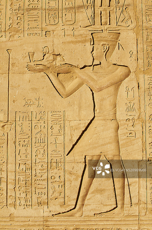 埃及尼罗河谷埃德夫荷鲁斯神庙图片素材