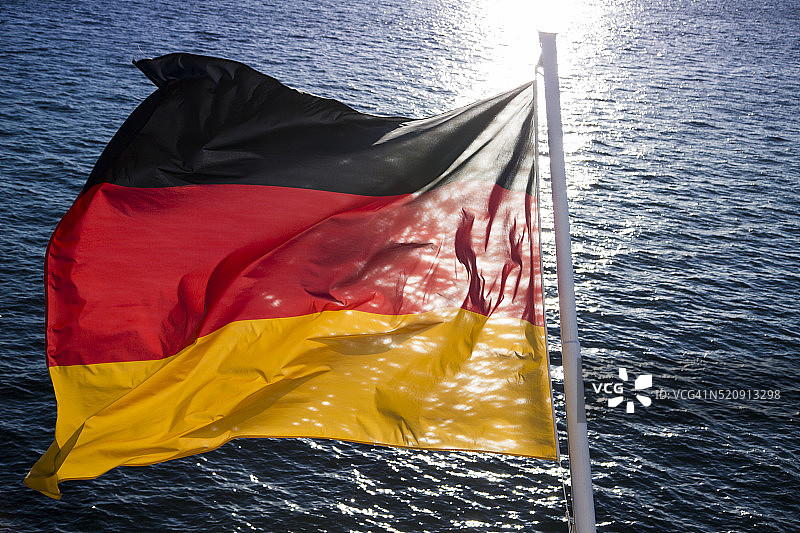 德国国旗在MS Deutschland号邮轮上（Peter Deilmann Reederei）图片素材