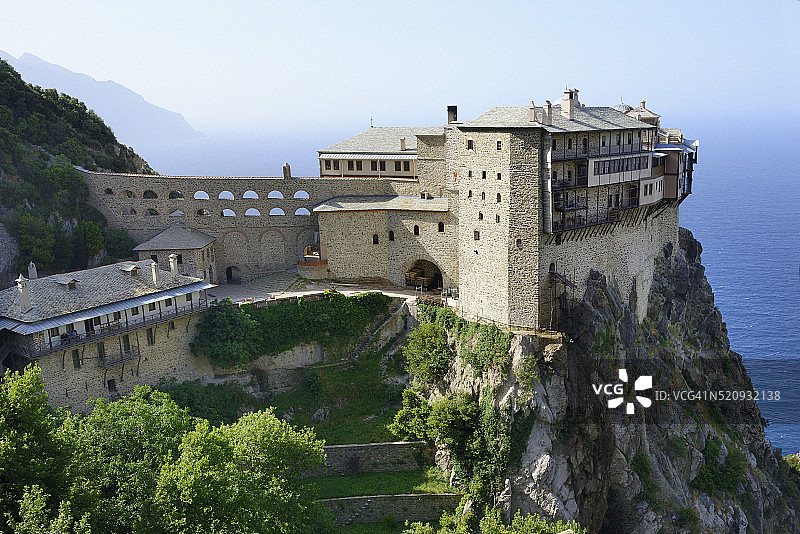 希腊哈尔基季基阿索斯山，世界遗产西蒙诺斯佩特拉修道院图片素材