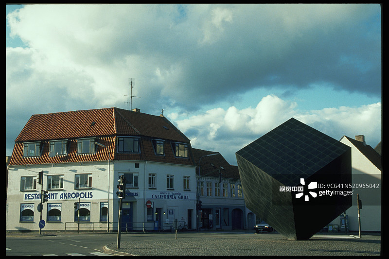 大型立方体雕塑图片素材