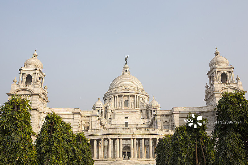印度孟加拉邦加尔各答的维多利亚纪念堂，为纪念维多利亚女王而建图片素材