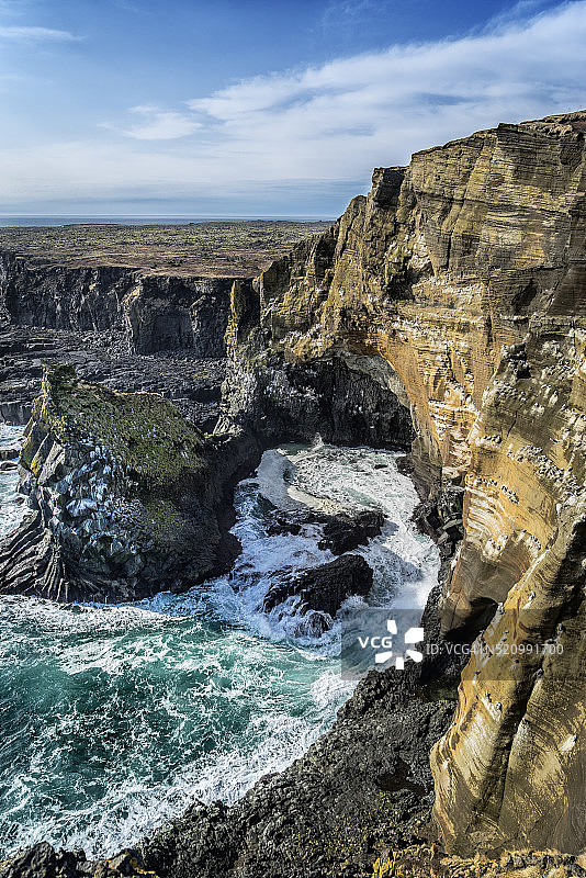冰岛斯奈山半岛阿尔纳斯塔皮的海岸线图片素材