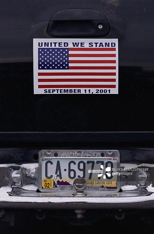后挡板上的美国国旗保险杠贴纸图片素材