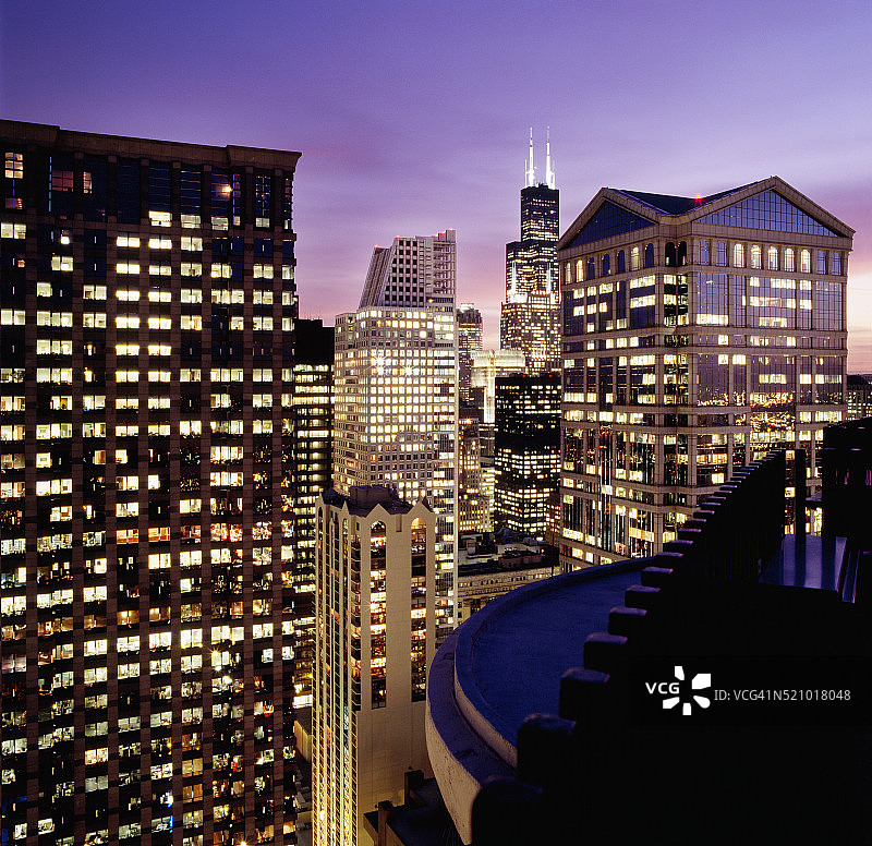 芝加哥天际线和西尔斯大厦图片素材