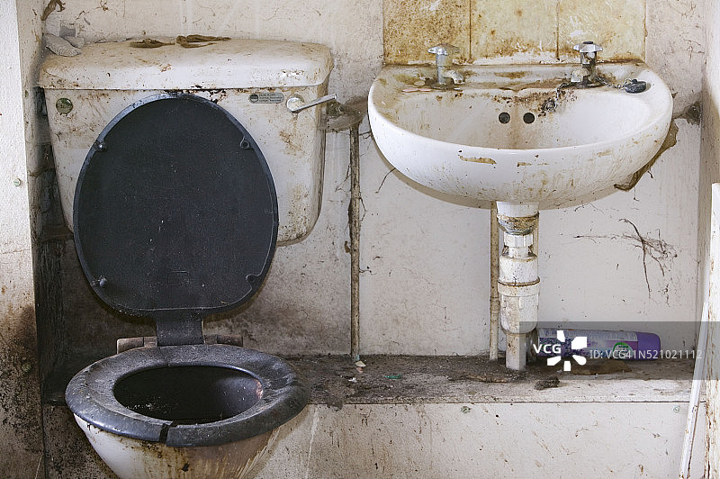 卡莱尔的破旧浴室图片素材
