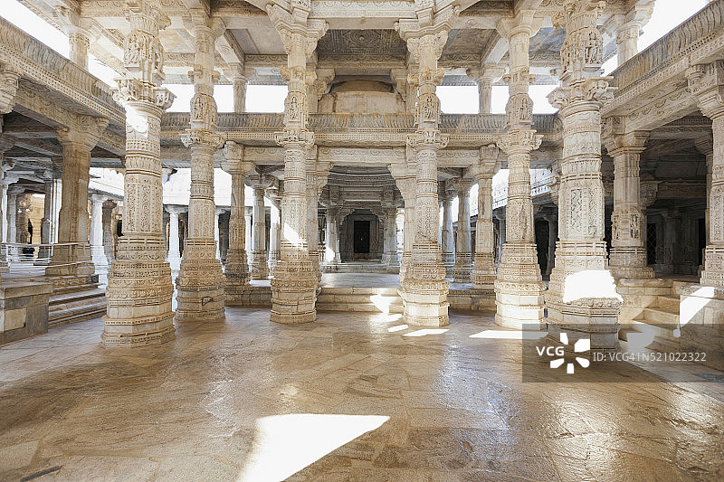 拉纳克普尔耆那教寺庙，拉贾斯坦邦，印度图片素材