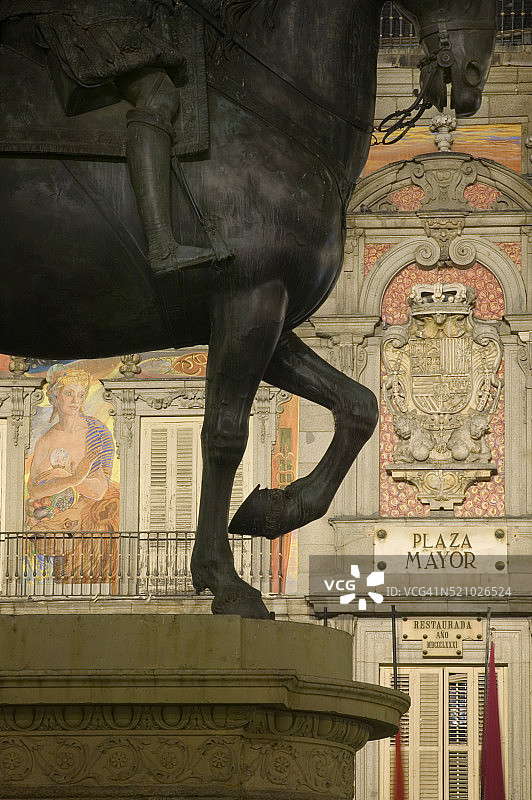马约尔广场的西班牙国王菲利普三世骑马雕像细节图片素材