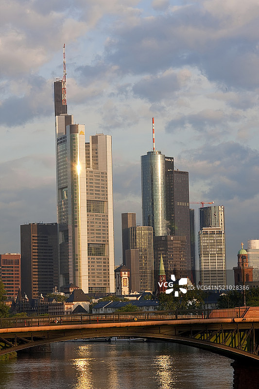 法兰克福商业银行大厦和主塔图片素材