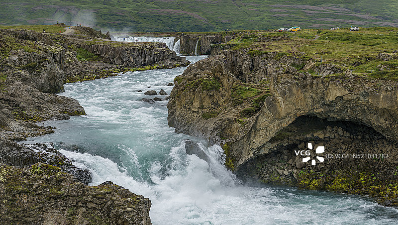 冰岛，斯克亚尔凡达河上的众神瀑布图片素材