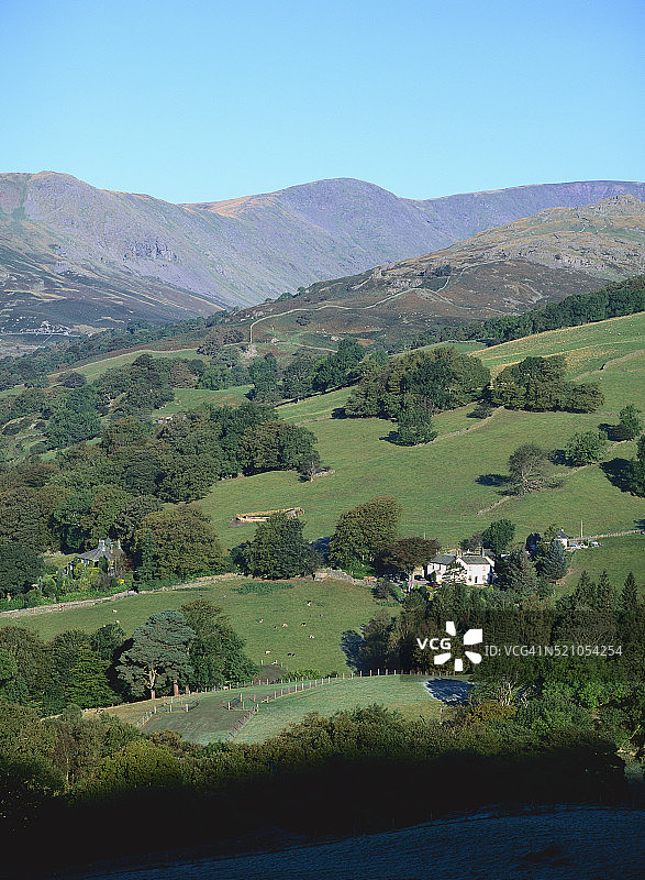 费尔菲尔德下的湖区农舍图片素材