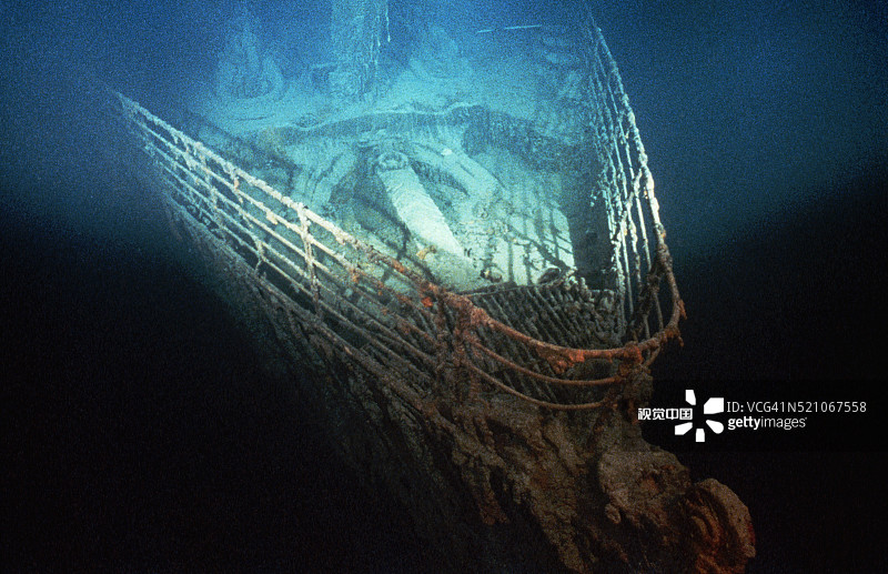 泰坦尼克号沉船残骸的船头图片素材