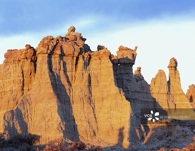 Adobe Town荒野研究区的石林图片素材