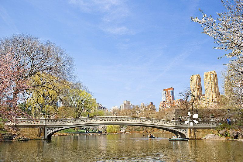 春天的弓桥图片素材