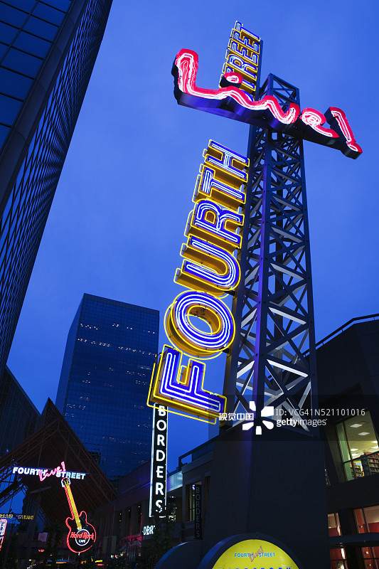 路易斯维尔第四街现场娱乐区图片素材