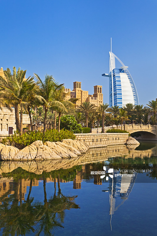 迪拜朱美拉古城和阿拉伯塔酒店图片素材