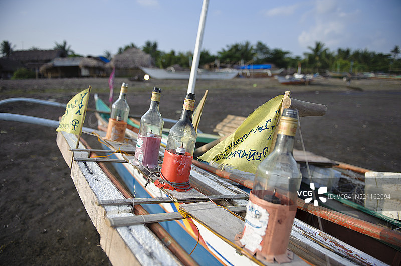 带灯笼的螃蟹渔船图片素材