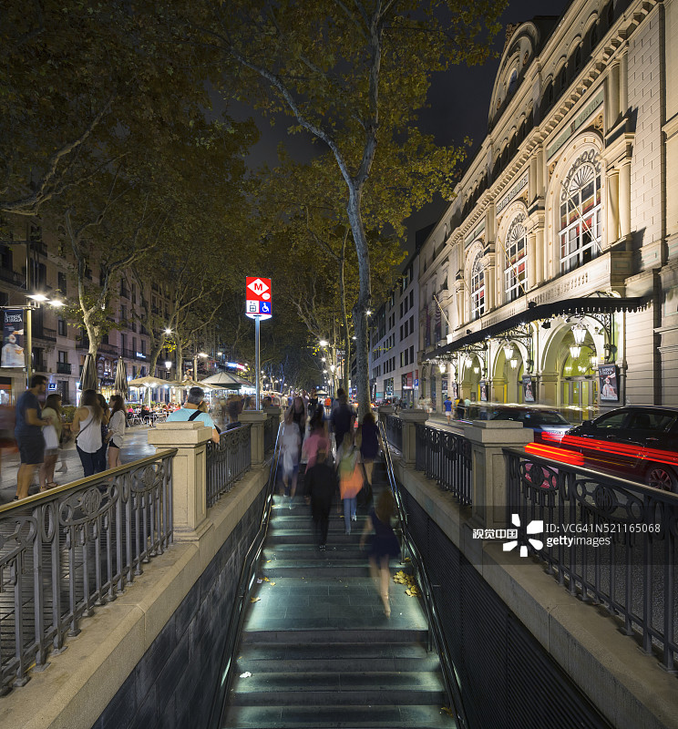 巴塞罗那兰布拉大街Liceu地铁站入口图片素材