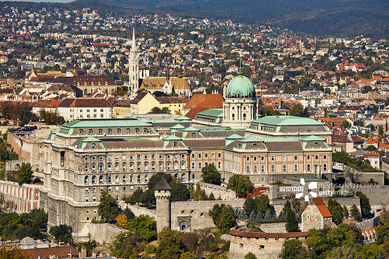 布达佩斯皇宫和马蒂亚斯教堂图片素材