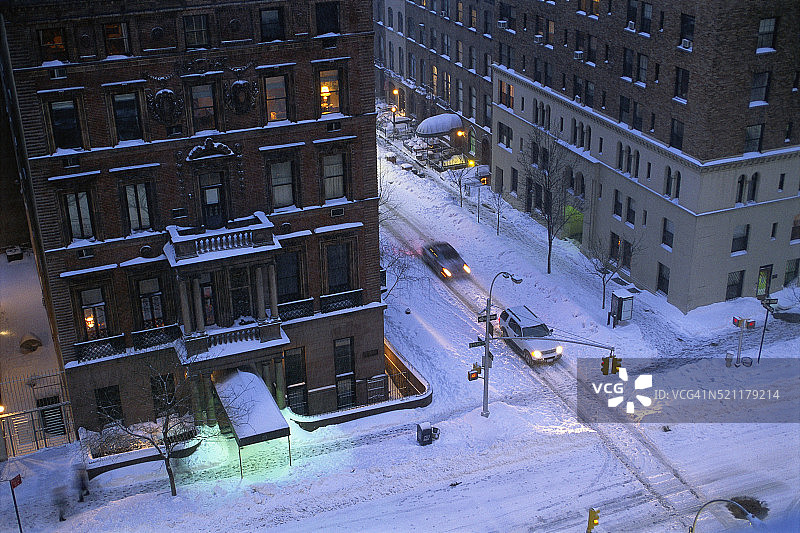 白雪覆盖的曼哈顿街道图片素材