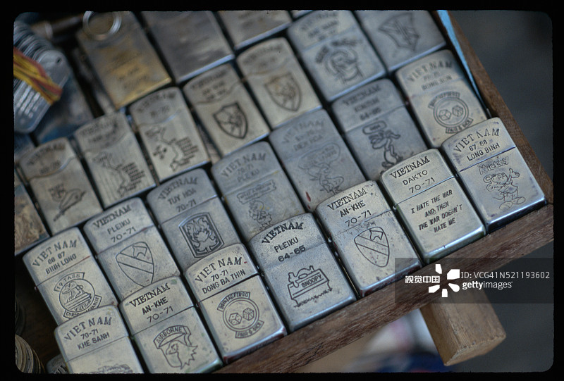 越南战争中美国士兵的打火机图片素材