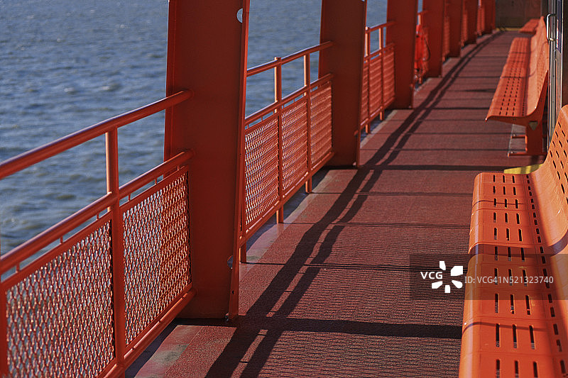 斯塔滕岛渡轮甲板图片素材